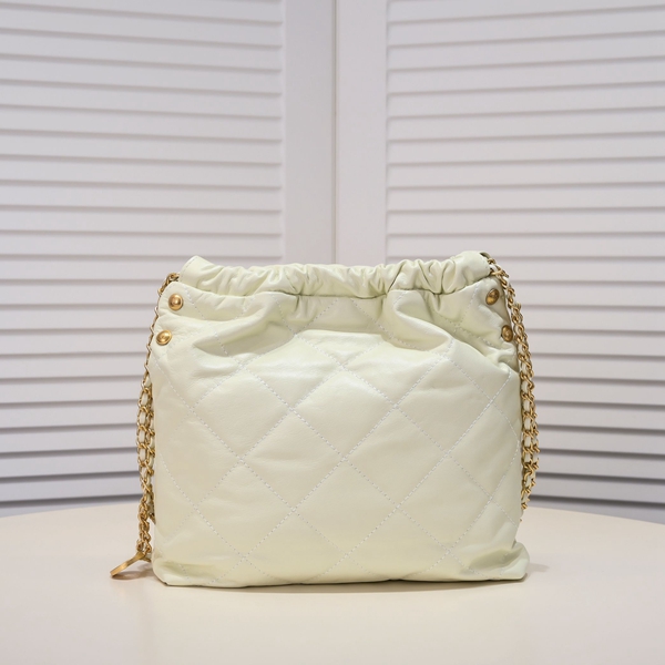 シャネルバッグ側面デザイン